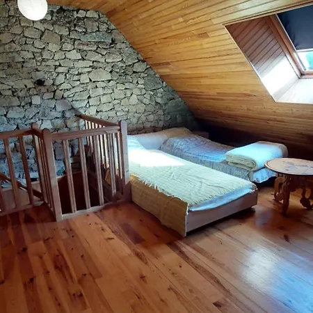 Maison De Village Base-rando Margeride 1 6 Personnes Et 1 Duplex 8 Personnes Serverette