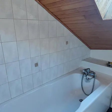 Maison De Village Base-rando Margeride 1 6 Personnes Et 1 Duplex 8 Personnes * Serverette