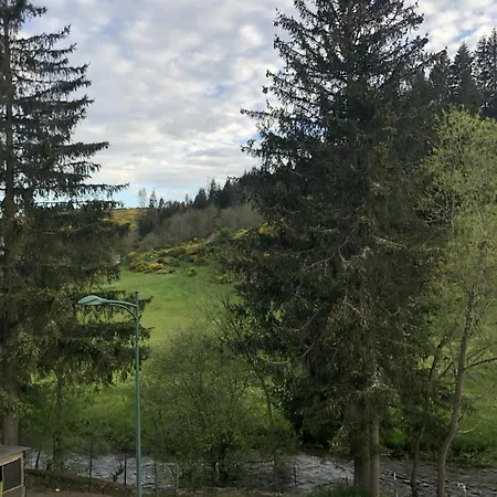 Maison De Village Base-rando Margeride 1 6 Personnes Et 1 Duplex 8 Personnes Lägenhet Serverette